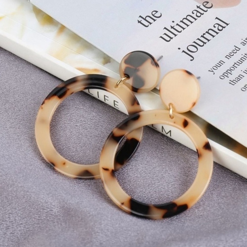 Geometric Acetate Earrings in Tortoise